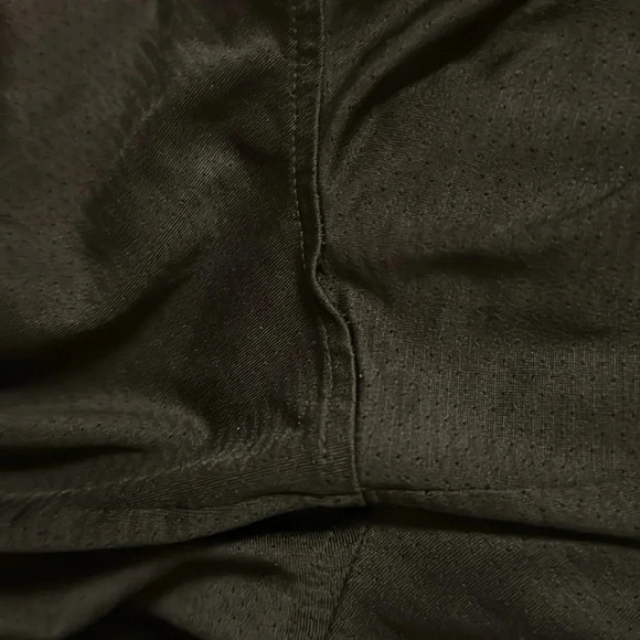 Under Armour Black Sport Training 9” Mesh Tech Shorts Sz M - Picture 10 of 10